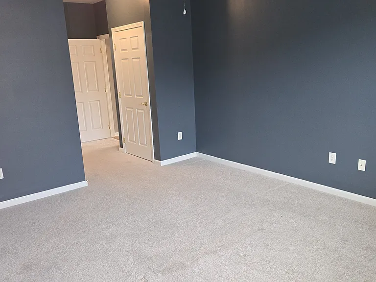 521 Sloan Ct — Photo 11
