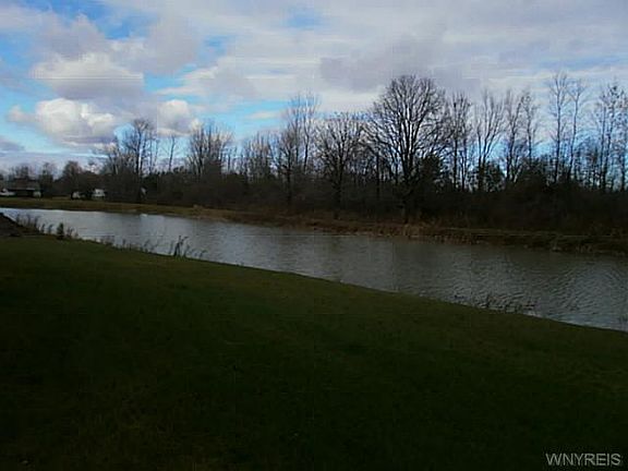 4th image of 20 Deerview Dr