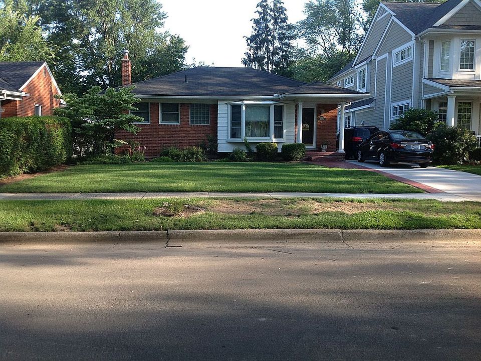 1st image of 2390 Buckingham Ave
