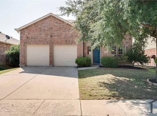 914 Swift Dr, Aubrey, TX 76227