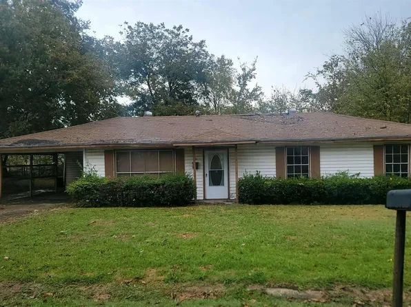 301 W 3rd St, Clarksville, TX 75426
