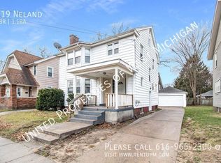 819 Neland Ave SE, Grand Rapids, MI 49507