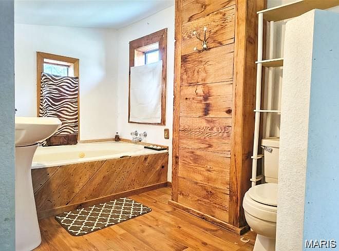 13th image of 1408 Pine St