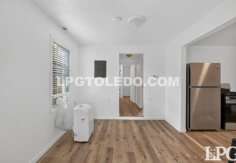 12378 Lincoln Blvd — Photo 9