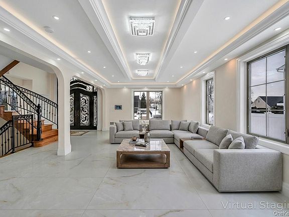 3rd image of 2481 Putnam Drive