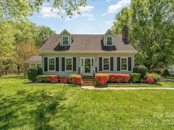 6008 Mallard Dr, Charlotte, NC 28227