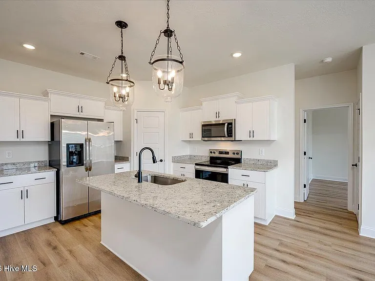 814 Sweetgrass Cir — Photo 5