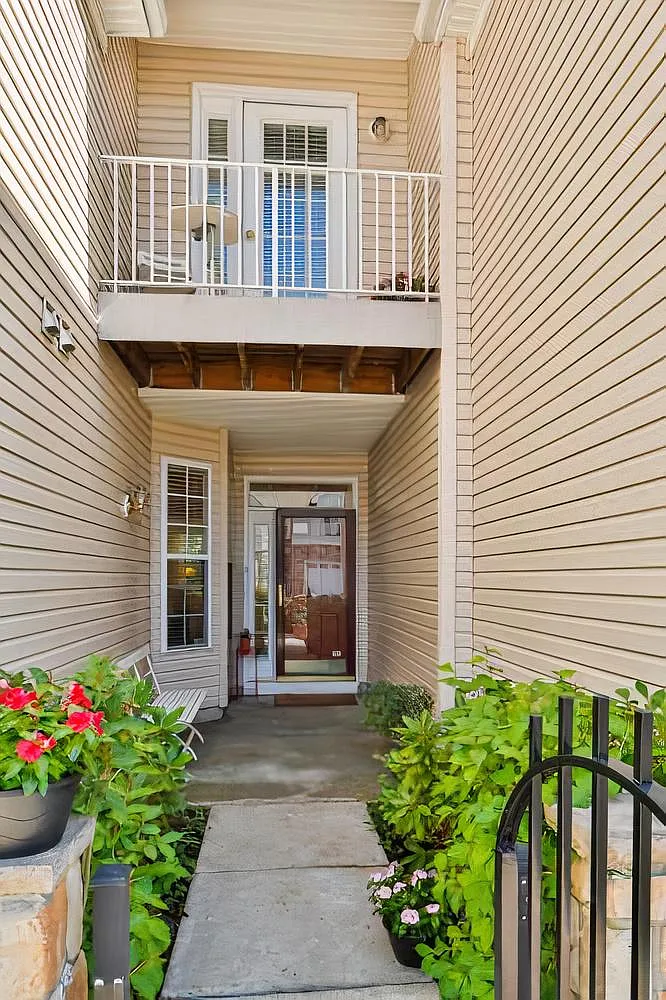 28 Sutton Ct — Photo 3