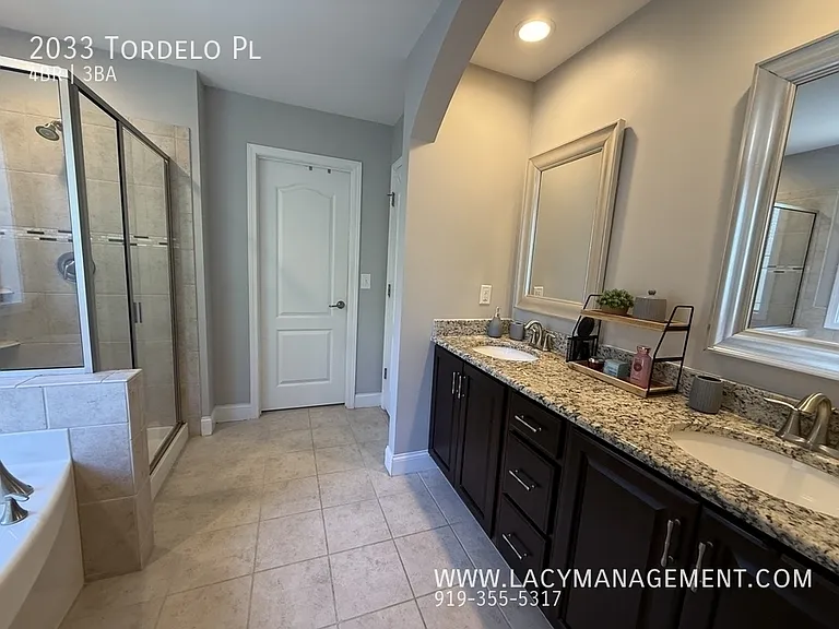 2033 Tordelo Pl — Photo 26