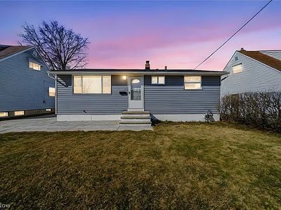 6330 Ledgebrook Dr, Brookpark, OH, 44142