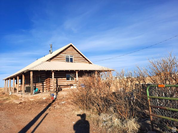 75 N Meadow Ln, La Sal, UT 84530