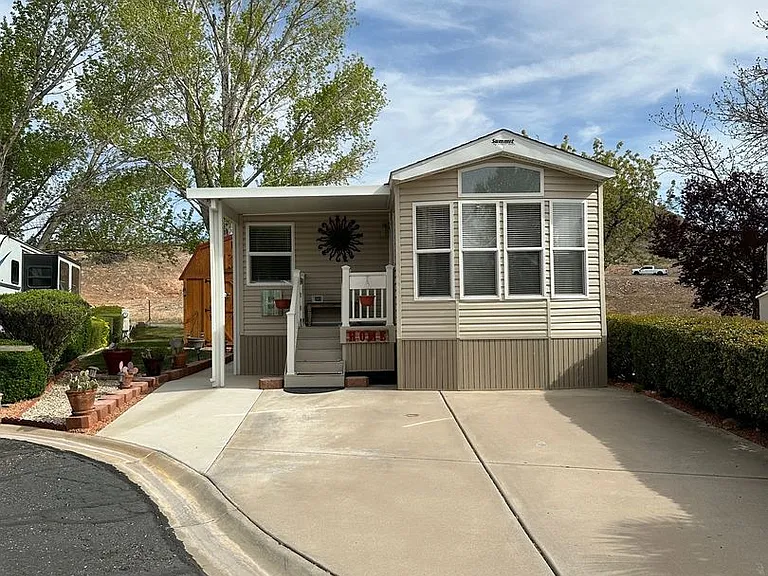 41 N Volcano — Photo 2