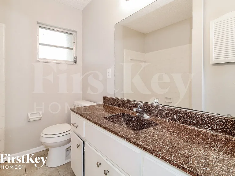 2435 Duke Ln — Photo 11