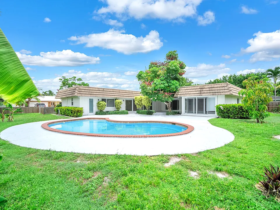 1424 SW 13th Dr