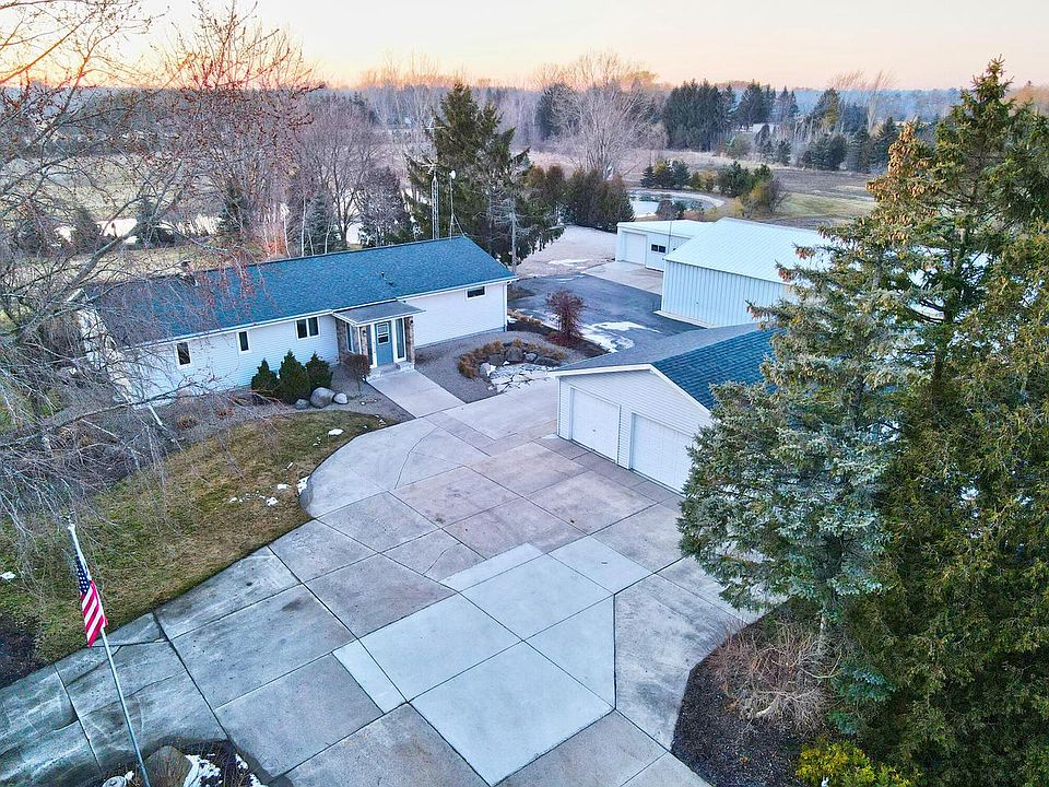 1st image of N4338 Claver COURT