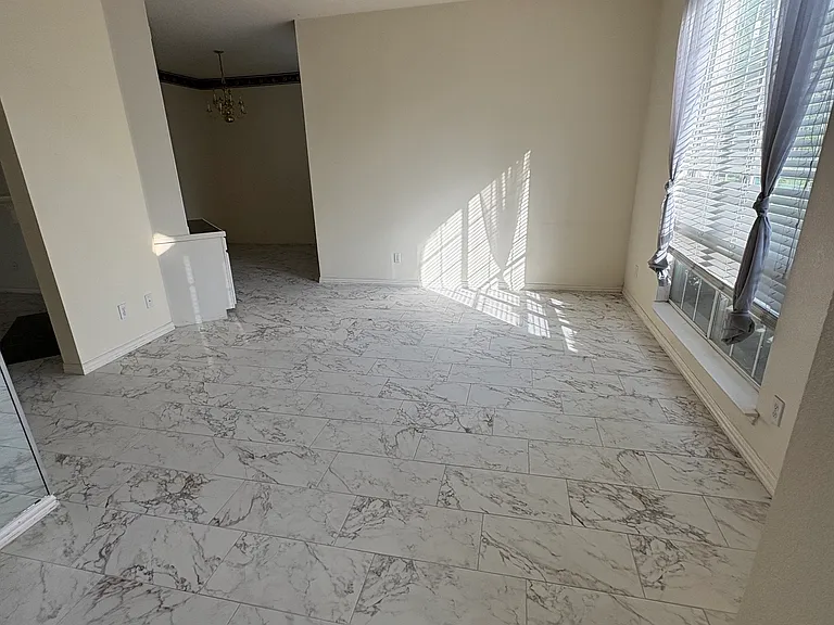 Formal living - New tile