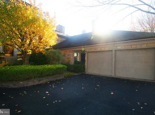 14 Marvin Ct, Lawrence Township, NJ 08648