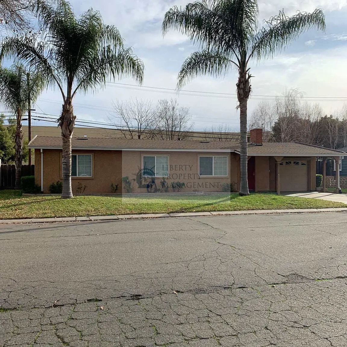 1900 Aloha Way photo 1