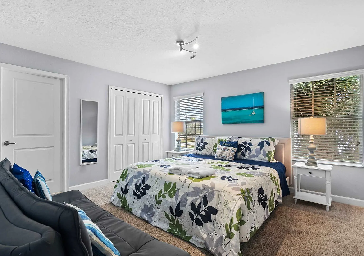 Spacious 4BR Townhome with Pool at Storey Lake — Photo 3