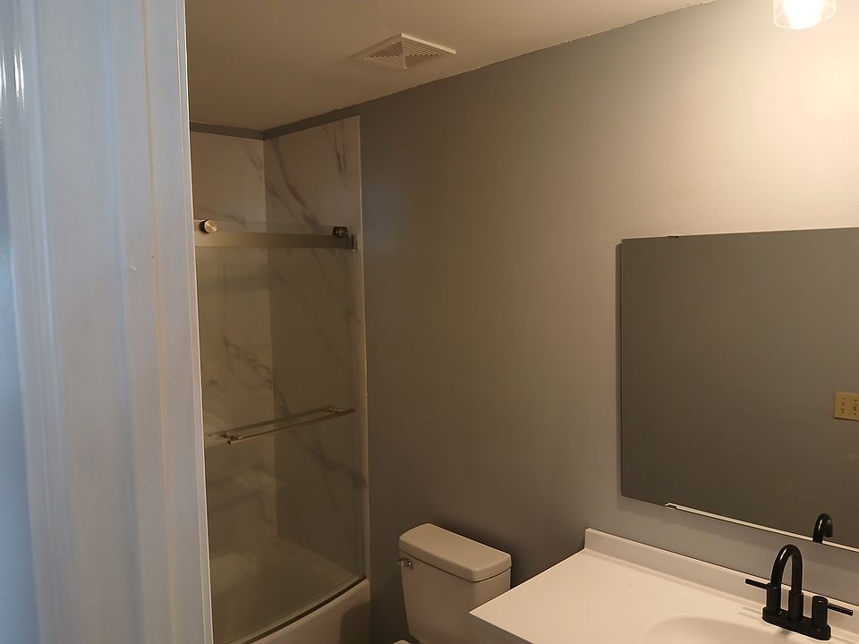 2nd bathroom