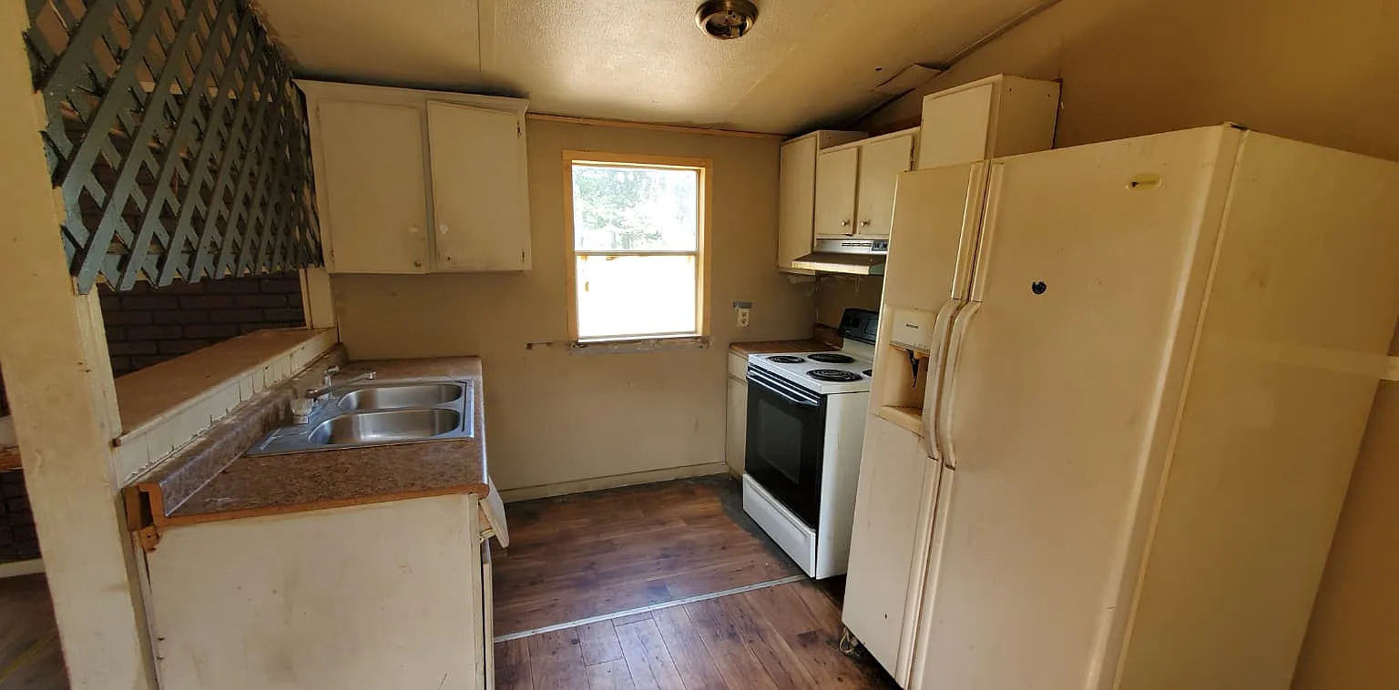 727 Romie Hill Avenue - 6 — Photo 4