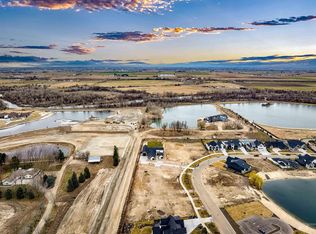 21492 Salmon Falls Ln, Star, ID 83669