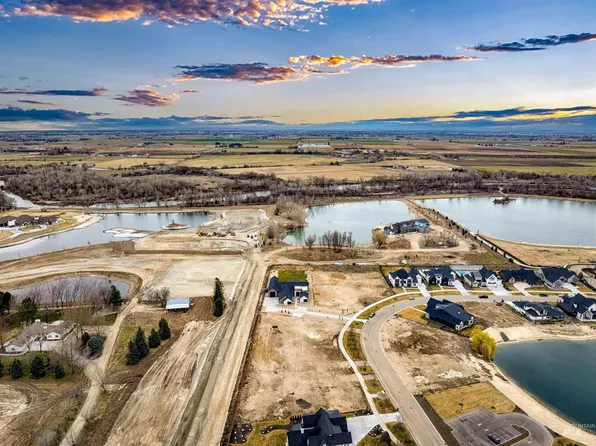 21492 Salmon Falls Ln, Star, ID 83669