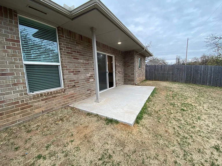 504 Martina Ln — Photo 39