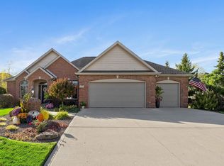 6921 Nighthawk Dr, Fort Wayne, IN 46835