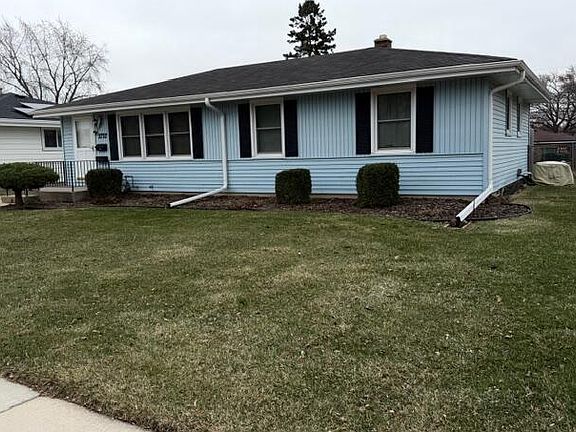 3rd image of 2727 Rosalind AVENUE