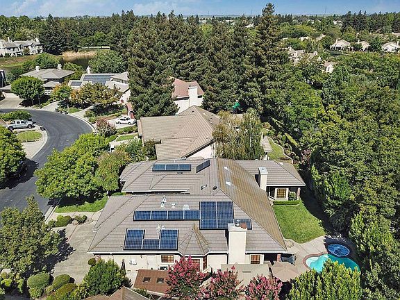 2nd image of 3929 Glen Abby Cir