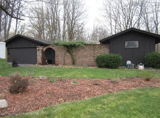 706 Larkwood Dr, Holland, MI 49423