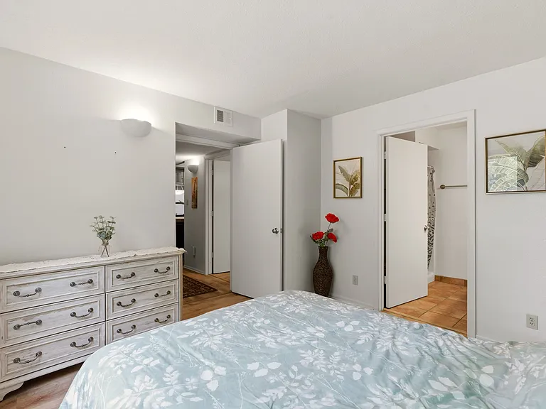 941 Calle Mejia #402 — Photo 17