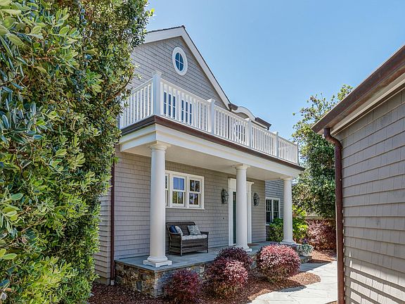 4th image of 737 Seacliff Dr