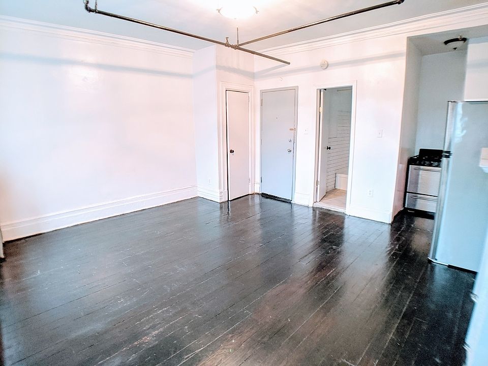 2nd image of 915 Sterling Pl APT 4B