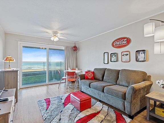 3rd image of 145 NW Inlet Ave #126