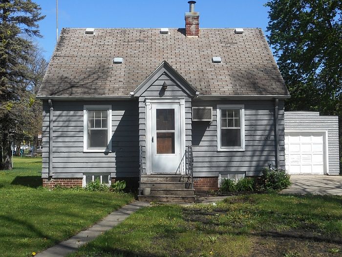 1st image of 1317 2nd Ave