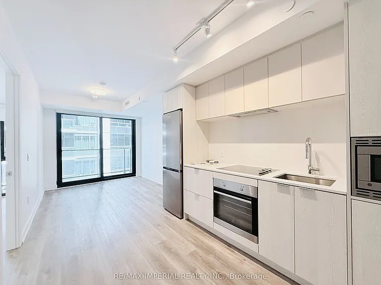 1 Jarvis St #816 — Photo 4