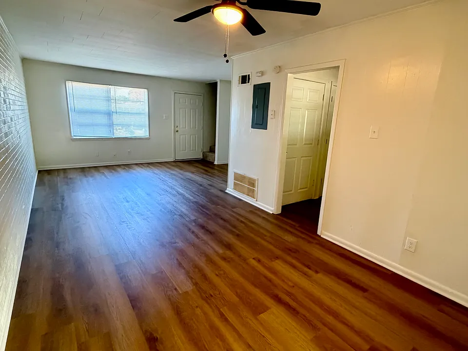 109 W Bacon St #2