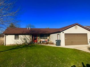 628 Riverside Dr, Watervliet, MI 49098