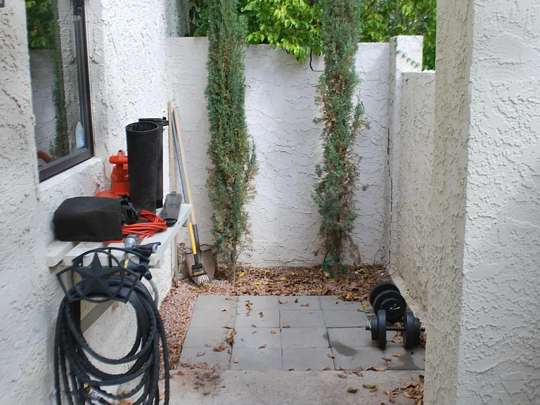 1802 E Frier Dr #1 — Photo 17