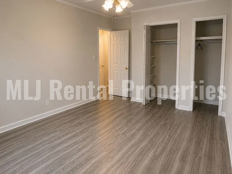 5881 S Irvington Ave — Photo 31