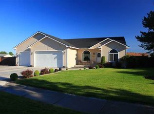 4803 Hilltop Dr, Pasco, WA