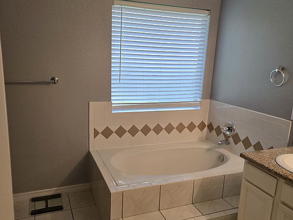 5th image of 6215 Rocky Nook Dr