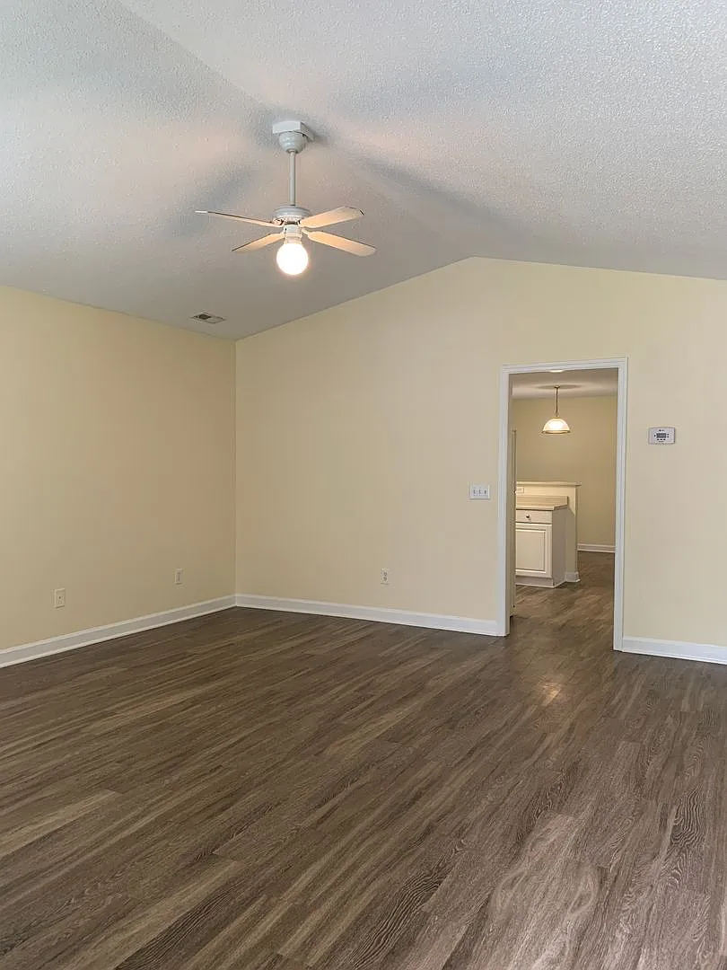 3 Bedroom 2 Bath House Available on Hillsdale Drive — Photo 4