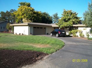 296 Oak Tree Dr, Santa Rosa, CA 95401