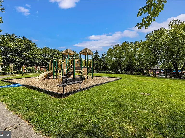 13205 Cloppers Mill Dr #13D — Photo 51
