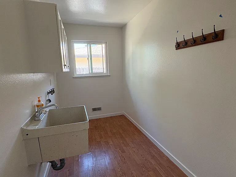 669 Clipper Way — Photo 6