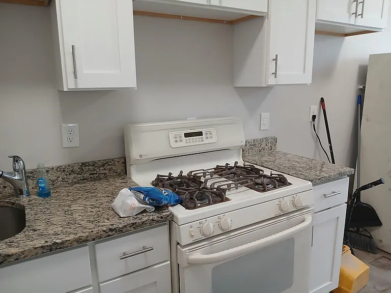 93 Summit St #4 — Photo 1