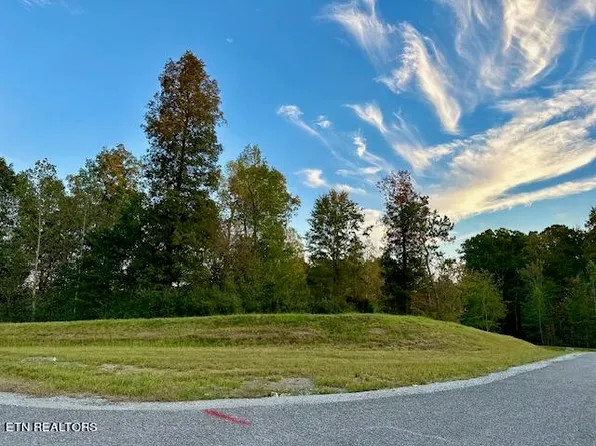 49 E Poplar Ln, La Follette, TN 37766